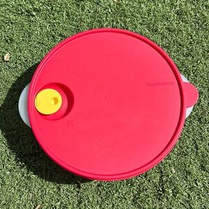 Tupperware 3 Quarts Crystal Wave Rock N Serve Microwave Red Round Bowl Container